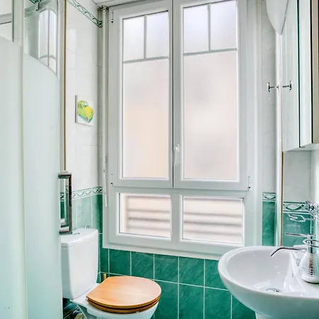 - Centre 10 Min De La *