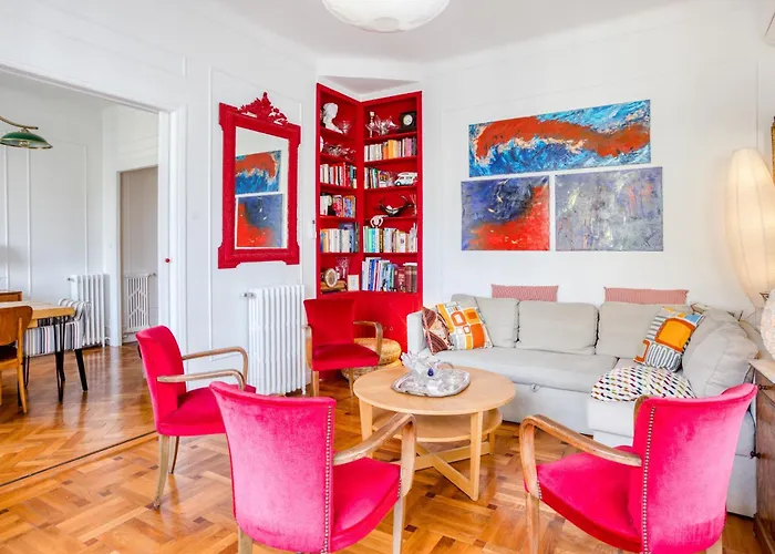 - Centre 10 Min De La * Νίκαια